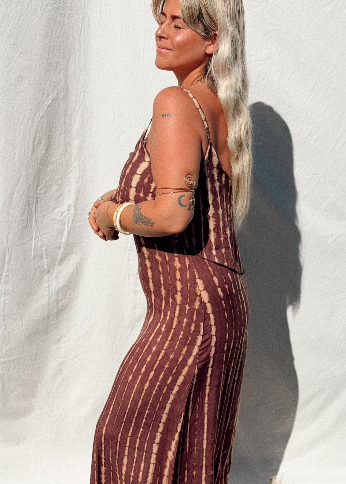 Gypsea Sol Free by the Sea Maxi vestito schiena nuda tie-dye