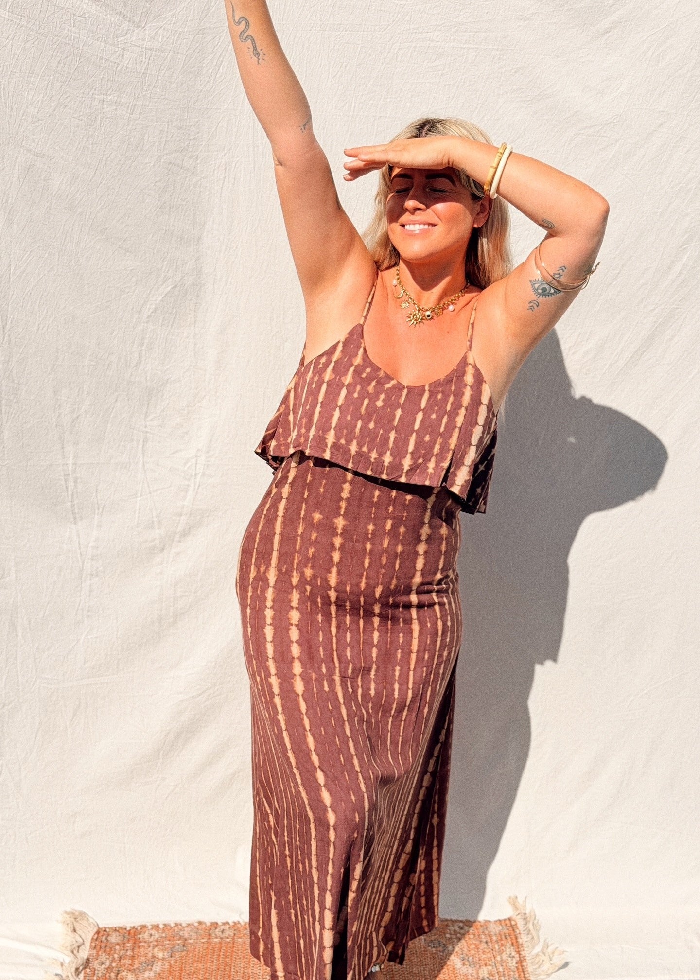 Gypsea Sol Free by the Sea Maxi vestito schiena nuda tie-dye