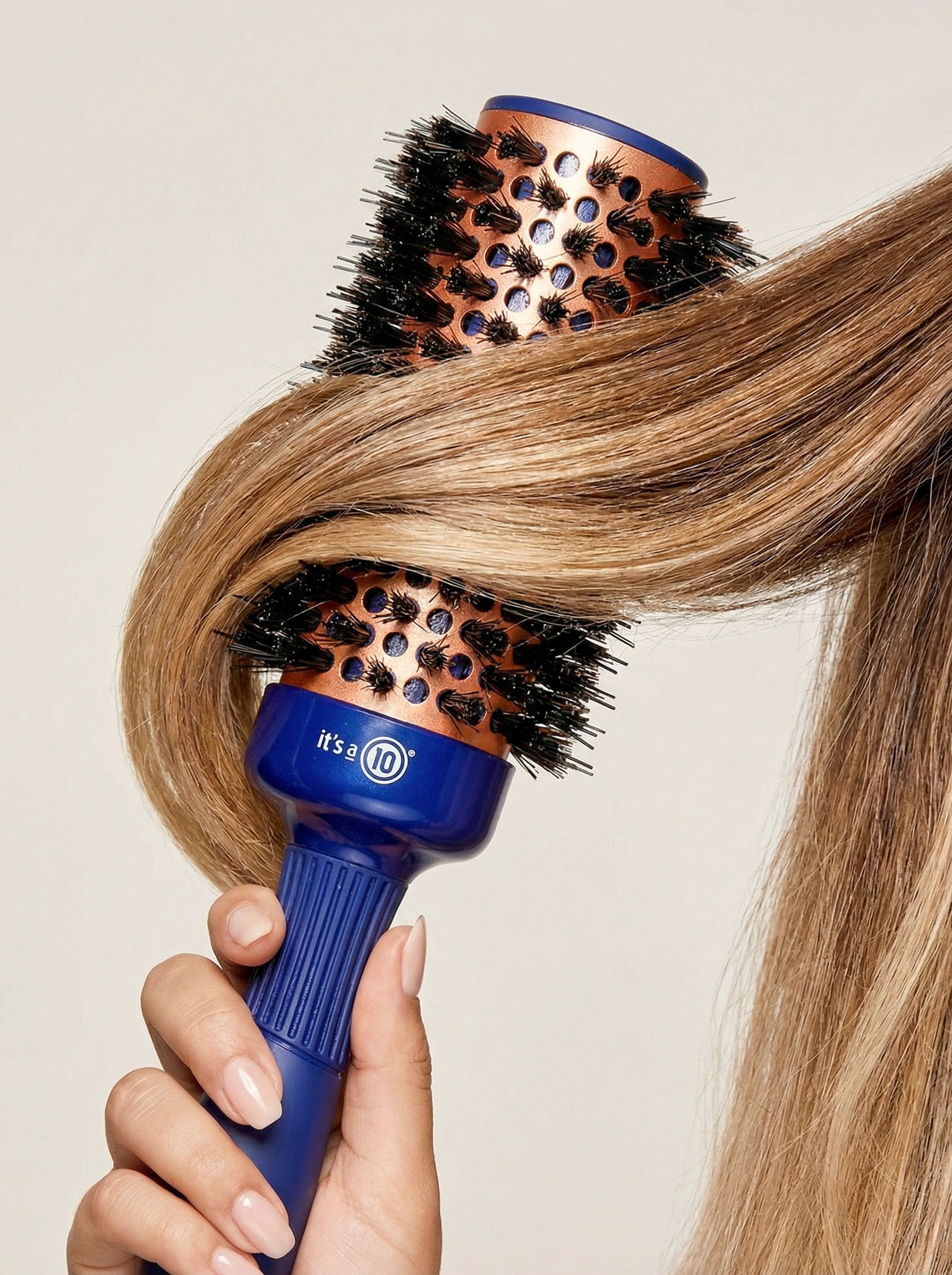 It's a 10 Miracle Round Brush 38 mm spazzola rotonda rame