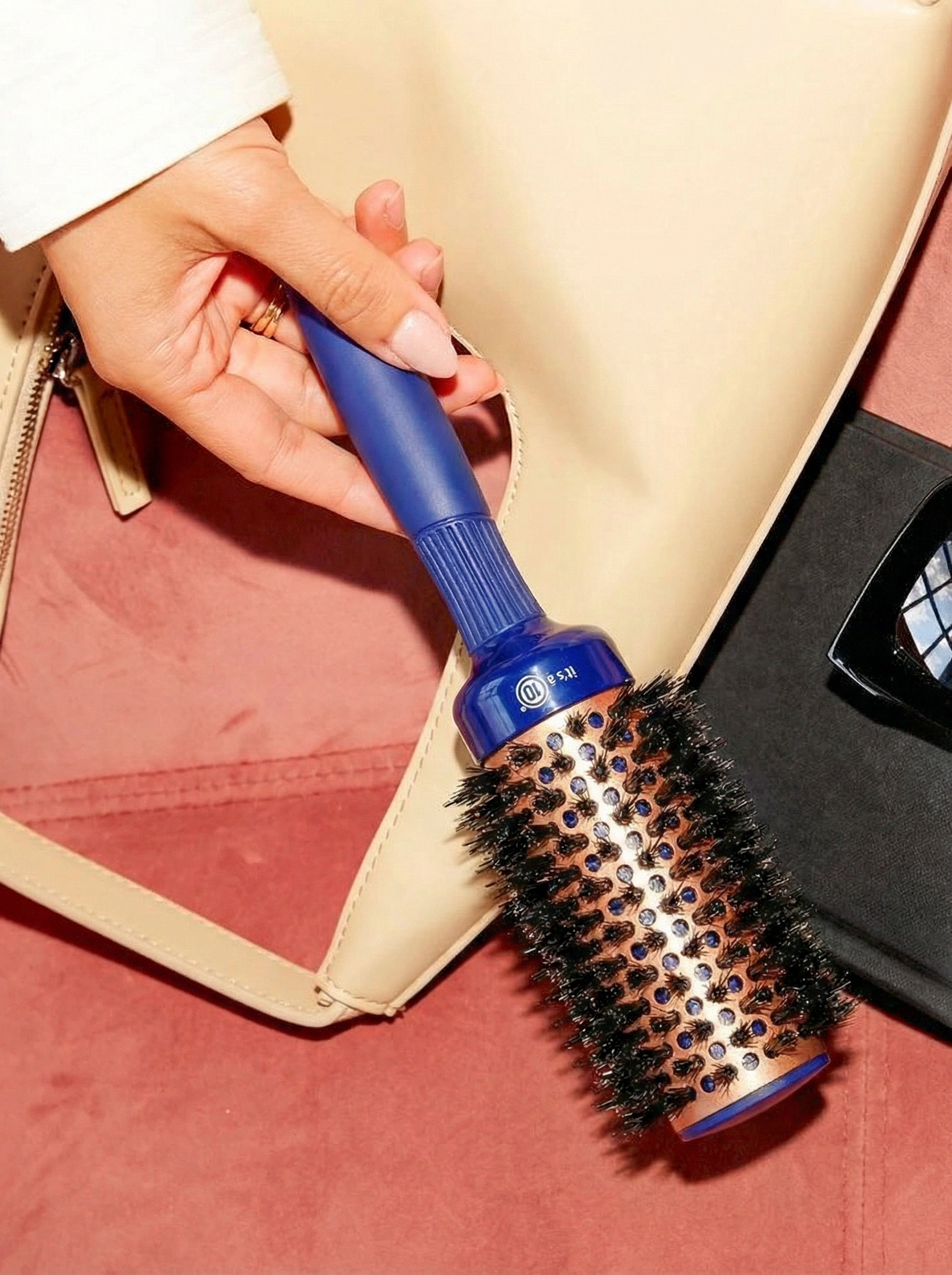 It's a 10 Miracle Round Brush 25 mm spazzola rotonda volume